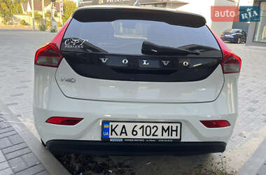 Хэтчбек Volvo V40 2013 в Киеве