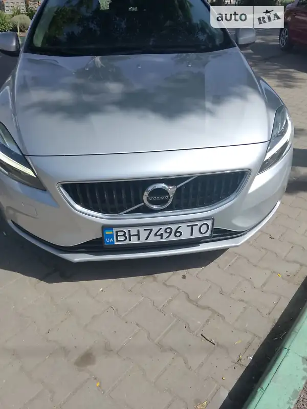 Volvo V40 2019