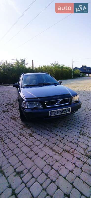 Универсал Volvo V40 1996 в Борщеве