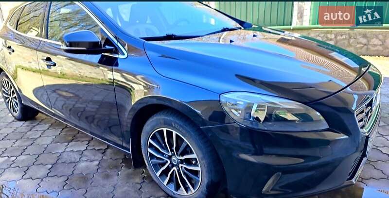 Хетчбек Volvo V40 2015 в Кропивницькому