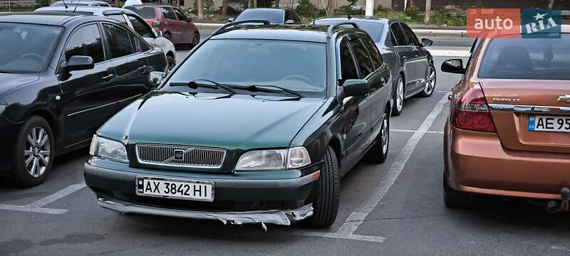 Volvo V40 1998