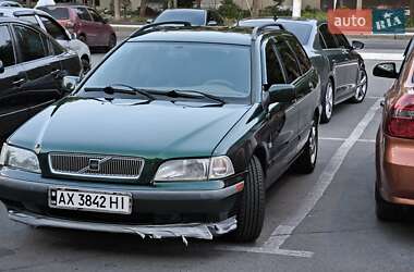 Универсал Volvo V40 1998 в 