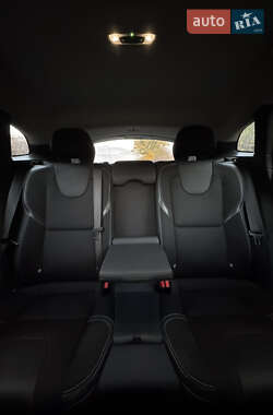 Хэтчбек Volvo V40 2013 в 