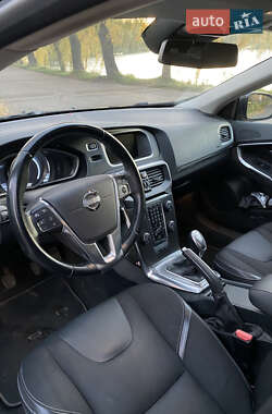 Хэтчбек Volvo V40 2012 в 