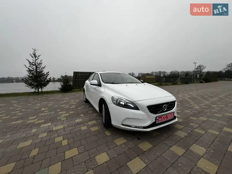 Volvo V40 2014