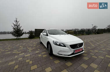 Volvo V40 2014