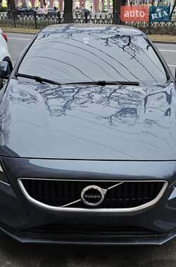 Volvo V40 2017