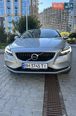 Volvo V40 2018