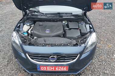 Хетчбек Volvo V40 2014 в Луцьку