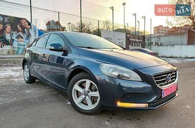 Хэтчбек Volvo V40 2012 в Киеве