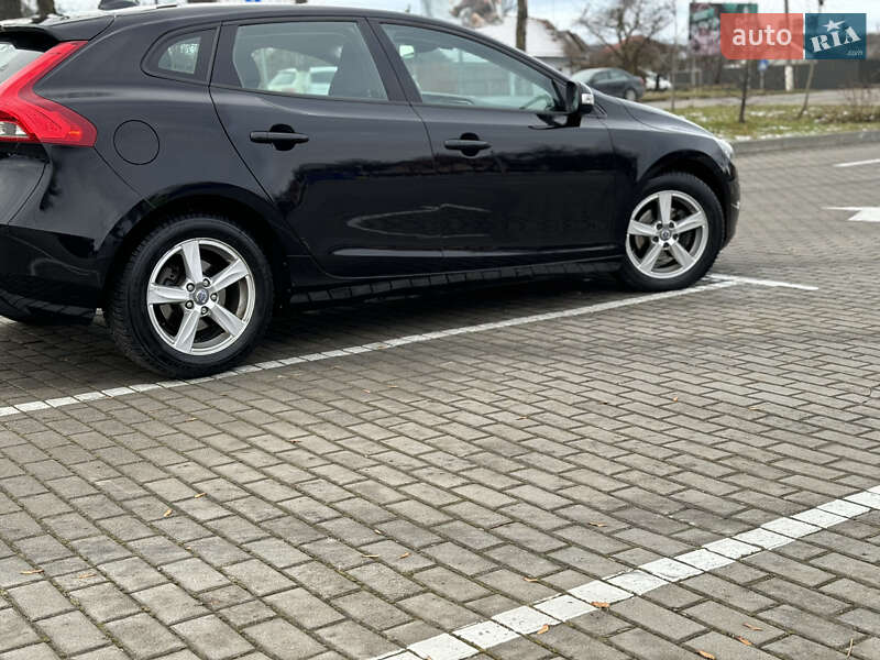 Хэтчбек Volvo V40 2013 в Коломые