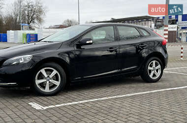 Хэтчбек Volvo V40 2013 в 