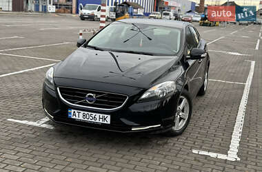 Хэтчбек Volvo V40 2013 в 