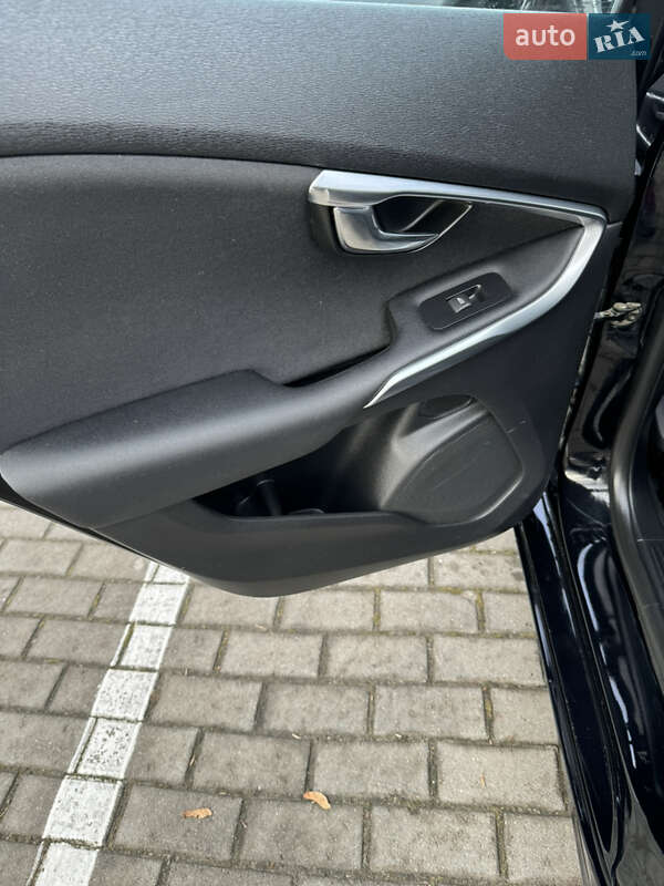 Хэтчбек Volvo V40 2013 в Коломые