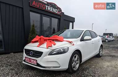 Volvo V40 2014