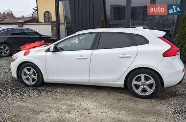 Хетчбек Volvo V40 2014 в Львові