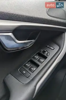 Volvo V40 2014
