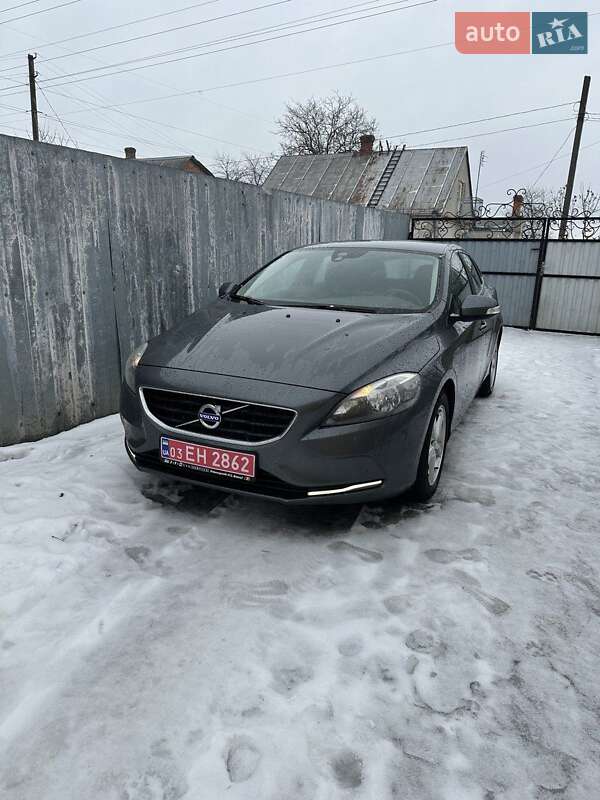 Хэтчбек Volvo V40 2013 в Луцке