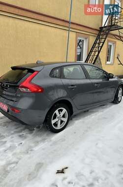 Хэтчбек Volvo V40 2013 в Луцке