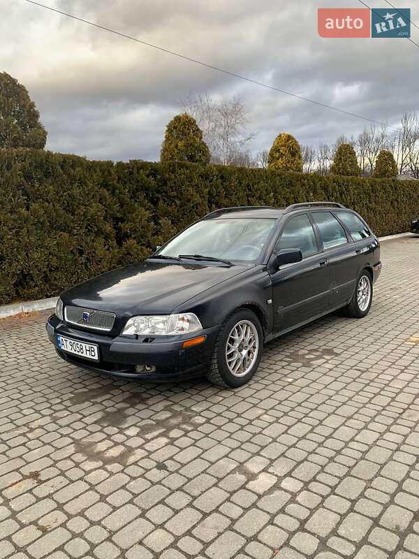 Volvo V40 2001