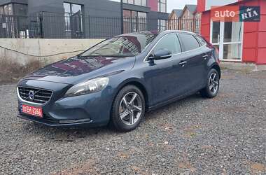 Хэтчбек Volvo V40 2014 в Луцке