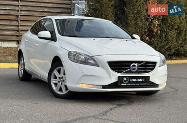 Хэтчбек Volvo V40 2013 в Киеве