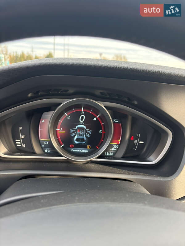 Хэтчбек Volvo V40 2013 в Сокале