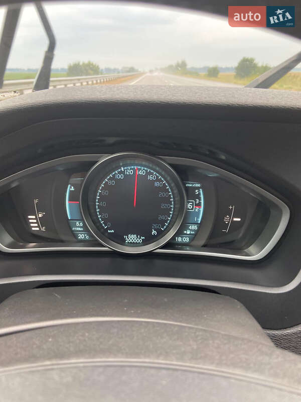 Хэтчбек Volvo V40 2013 в Владимире