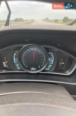 Хэтчбек Volvo V40 2013 в 