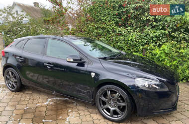 Хэтчбек Volvo V40 2013 в 