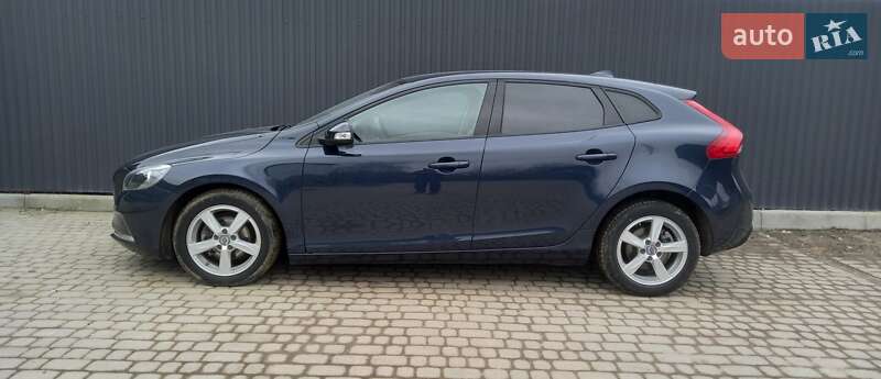 Хетчбек Volvo V40 2013 в Львові
