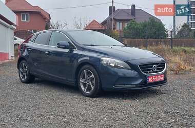 Хэтчбек Volvo V40 2014 в 