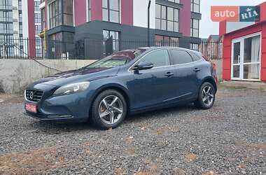 Хэтчбек Volvo V40 2014 в 