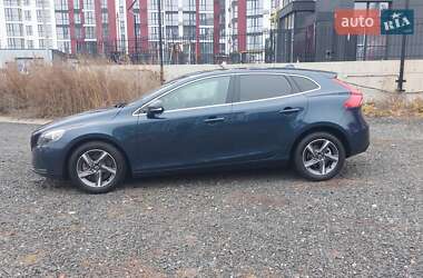 Хэтчбек Volvo V40 2014 в 