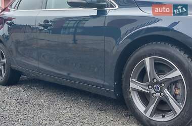 Хэтчбек Volvo V40 2014 в 