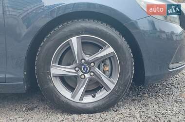 Хэтчбек Volvo V40 2014 в 
