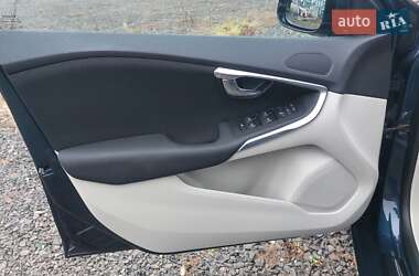 Хэтчбек Volvo V40 2014 в 