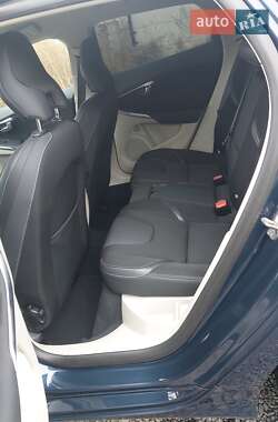 Хэтчбек Volvo V40 2014 в 