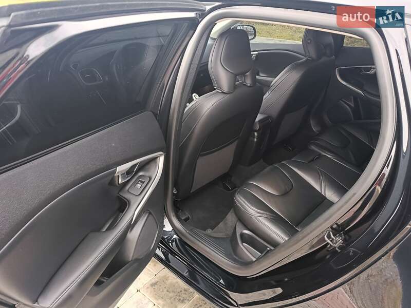 Хэтчбек Volvo V40 2013 в Киеве