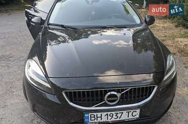 Хэтчбек Volvo V40 2019 в Киеве