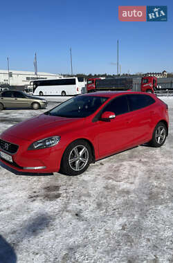 Хэтчбек Volvo V40 2013 в Киеве