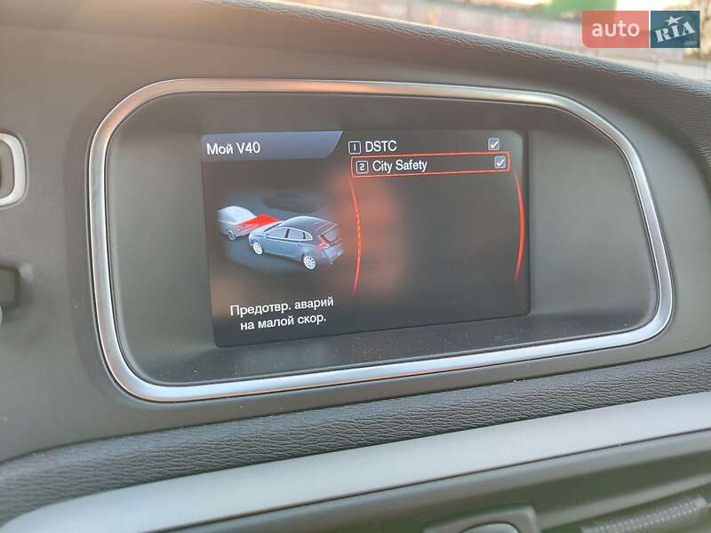 Хетчбек Volvo V40 2012 в Києві