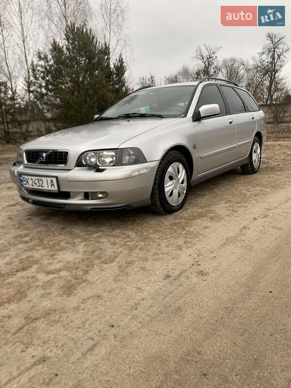 Универсал Volvo V40 2003 в 