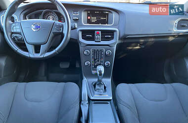 Хэтчбек Volvo V40 2015 в Львове