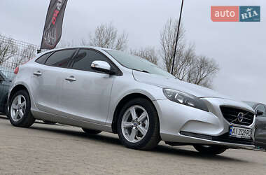 Хэтчбек Volvo V40 2014 в 