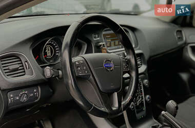 Хэтчбек Volvo V40 2014 в 