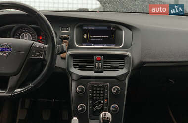 Хэтчбек Volvo V40 2014 в 