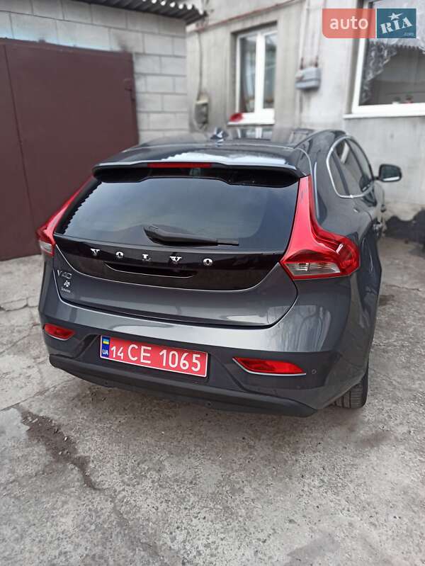 Хэтчбек Volvo V40 2013 в Днепре