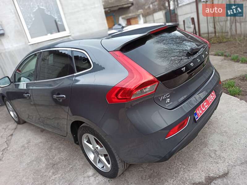 Хэтчбек Volvo V40 2013 в Днепре