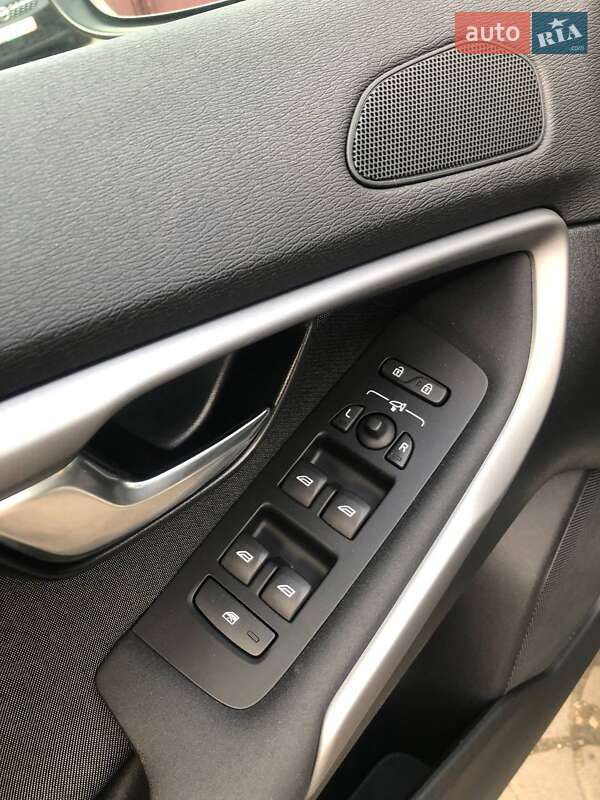 Хэтчбек Volvo V40 2018 в Ковеле